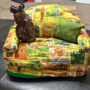 Golf-Themed Decorative Tissue Holder with Brown and Green Accents